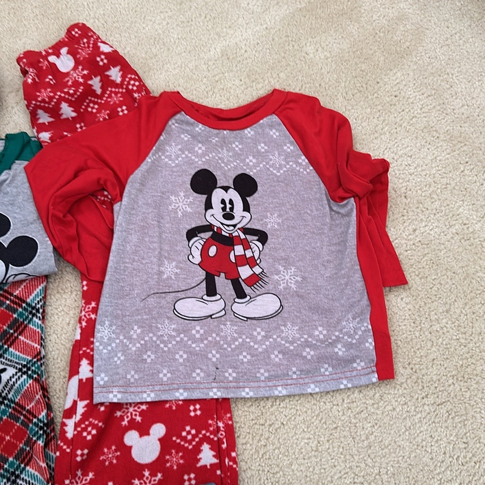 3 pairs Disney Christmas pajamas size 6 - Picture 2 of 9